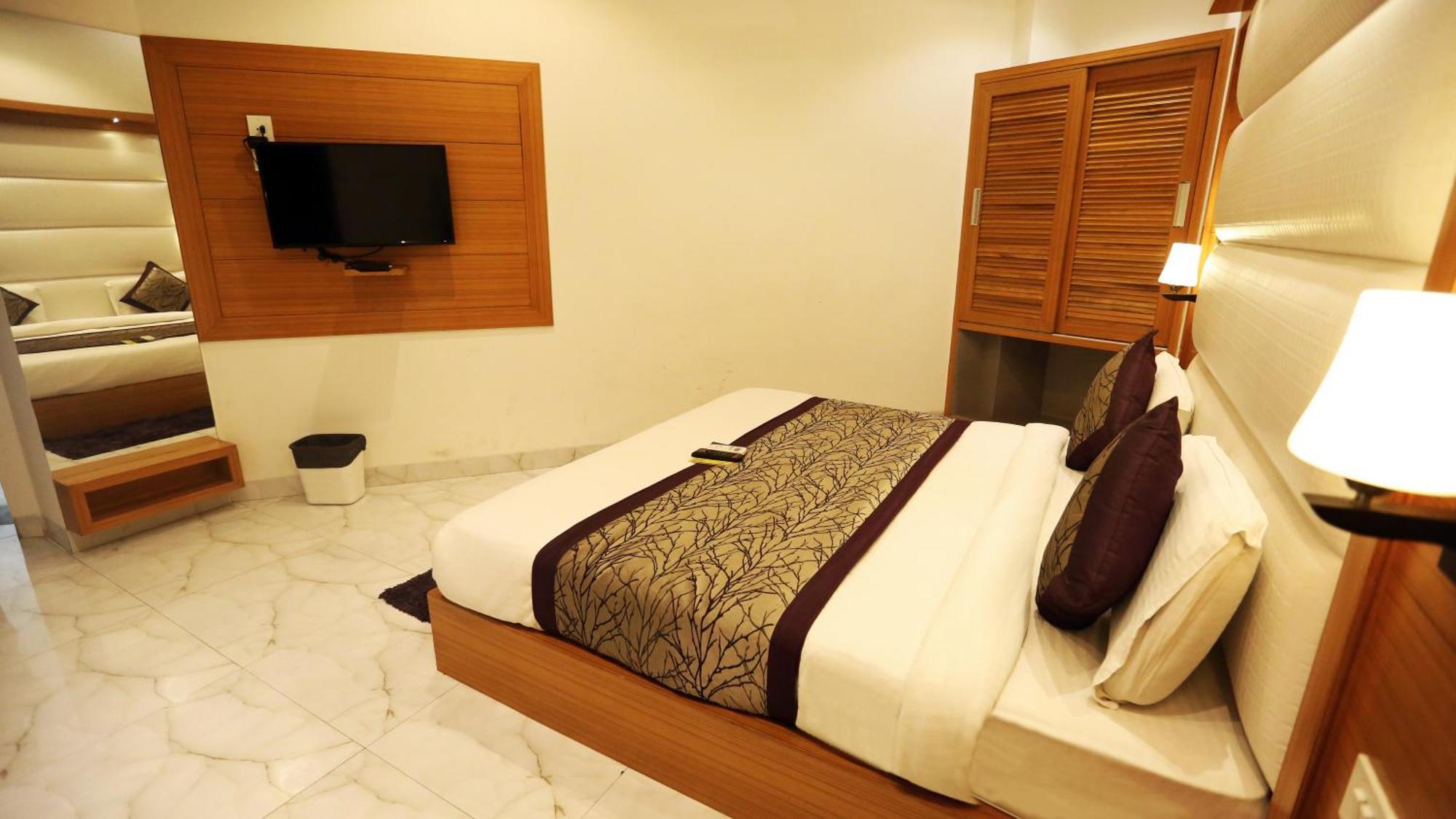 Hotel Aero Star By Star Group New Delhi Exterior photo